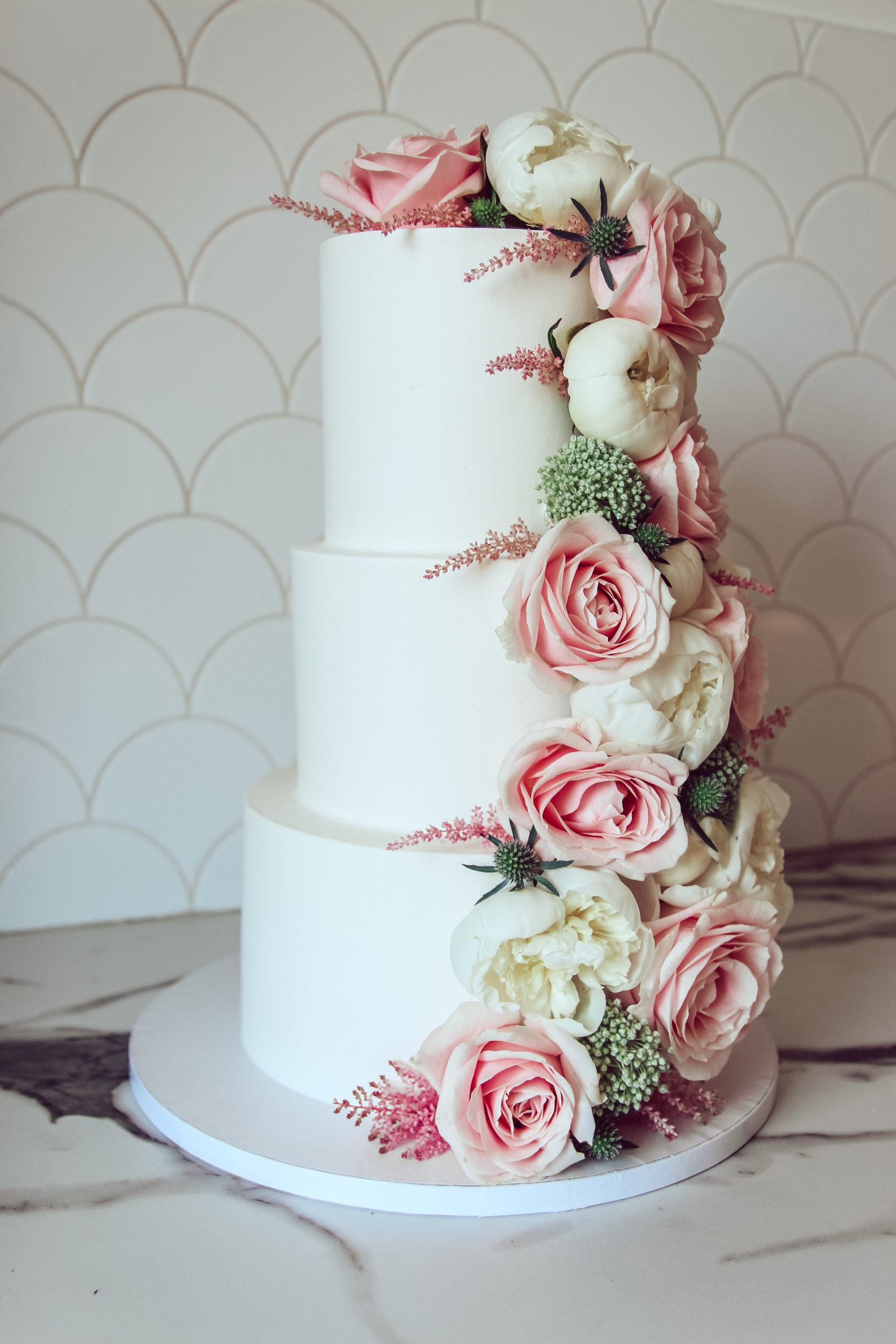 Gevoelig voor proza Uiterlijk Bruidstaarten ♥ Uniek, prachtig en smaakvol | Zina's Bakery